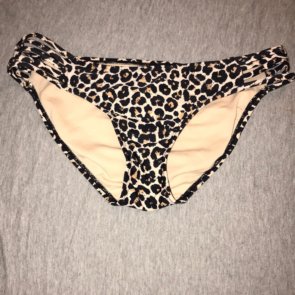 Bikini bottoms